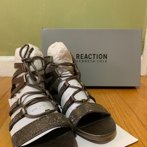 New Kenneth Cole Lost Look Gladiator Laceup Sandal - Picture 2 of 12